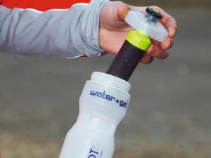 bidon met gel en water