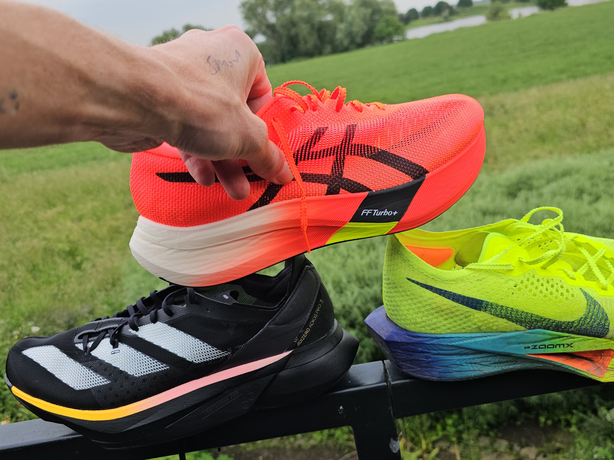 Adidas Adizero met ZoomX en FFTurbo+