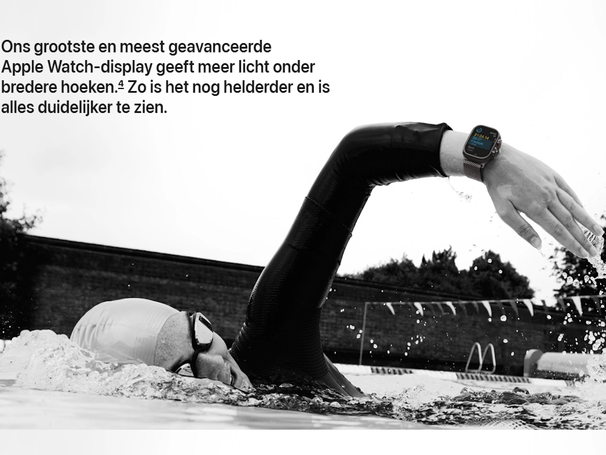 Apple Watch Ultra 3 met goed leesbaar display tijdens zwemmen