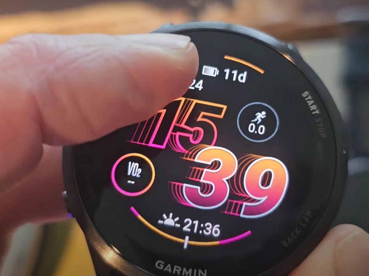 Garmin 570 Close up