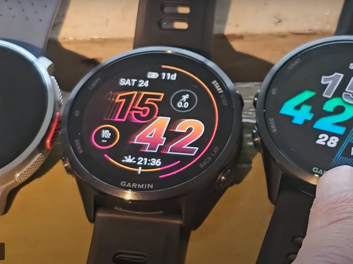 Garmin 570 naast Polar Vantage 3 en 970