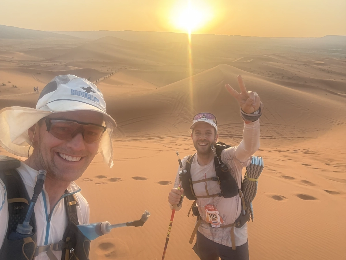 Legend moment tijdens de Marathon des Sables in de Sahara