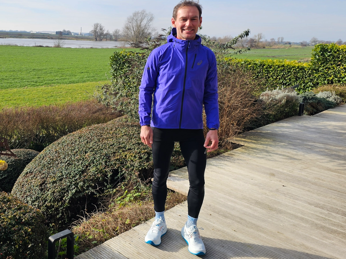 Peter loopt hard met de ASICS Cumulus 28 tijdens een rustige duurloop