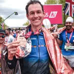 Hardloopwedstrijd | Beste voorbereiding, schema en ervaring van wedstrijd lopers Peter met medaille van de Londen marathon