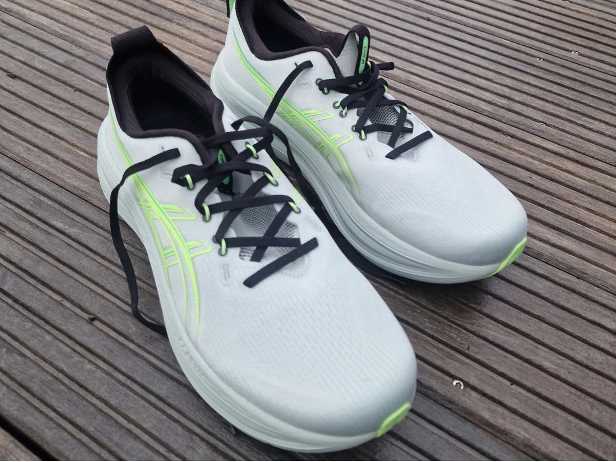 ASICS Nimbus 28 hardlopend in actie – lichte schoen met zachte demping