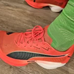 PUMA Fast-R Nitro Elite 3 review: de grootste verrassing onder de carbonschoenen van 2026 Puma-Nitro-elite-carbonschoenen-aan-mijn-voeten