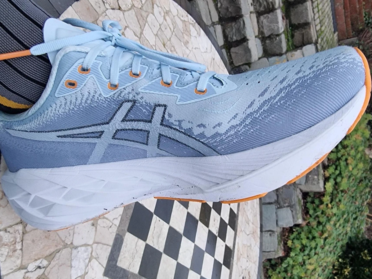 Asics Novablast 4 