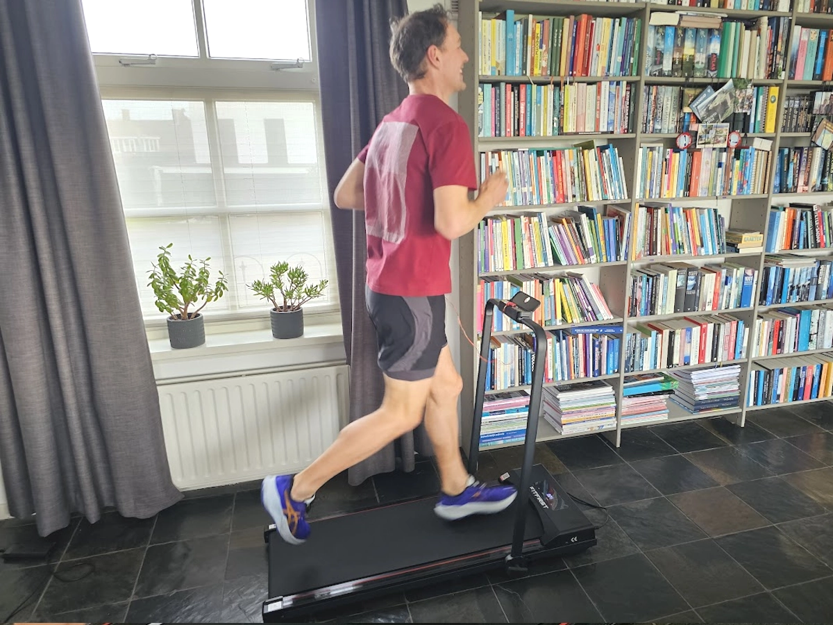 loopband in huis waar je 12 km per uur op kunt rennen