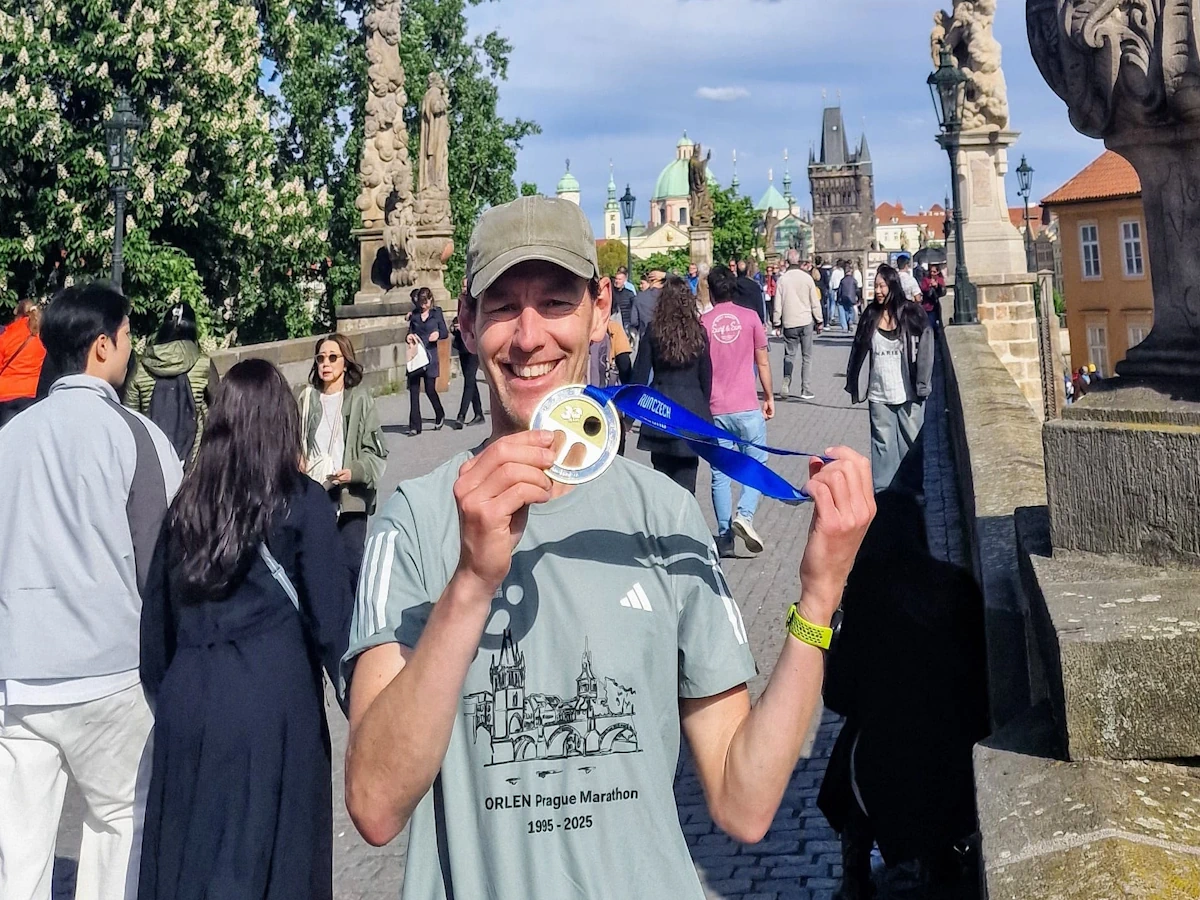 Medaille op de Karelsbrug Marathon Praag