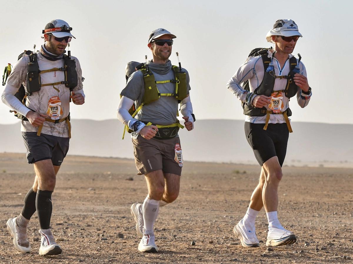 Samen rennend door de Sahara tijdens de Marathon des Sables